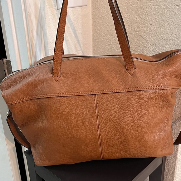 Vince Camuto - Picture 3 of 7